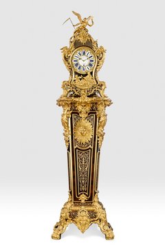 prunkvolle Uhr mit goldenen Verzierungen
