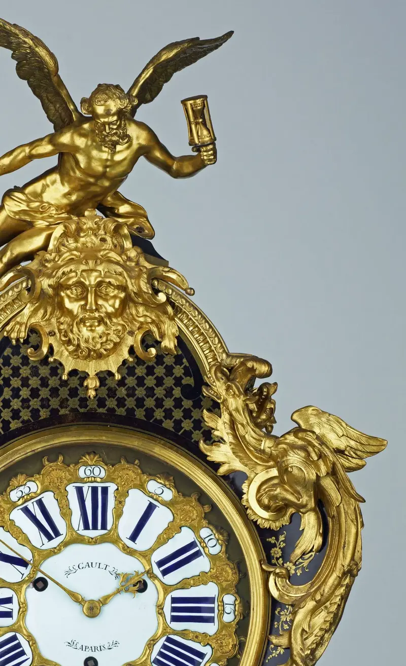 Detail der sogenannten Chronosuhr mit vergoldeter Figur