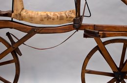 Karl Drais, Laufmaschine („Draisine“), 1817. Replica, 1970 Fahrrad aus Holz ohne Pedale