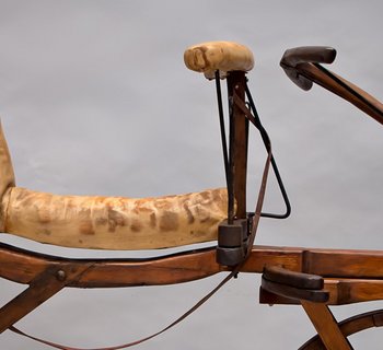 Fahrrad aus Holz ohne Pedale