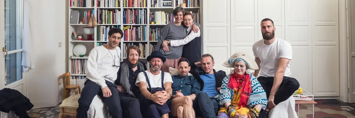 Gruppenbild der Designer und Kuratoren der Ausstellung