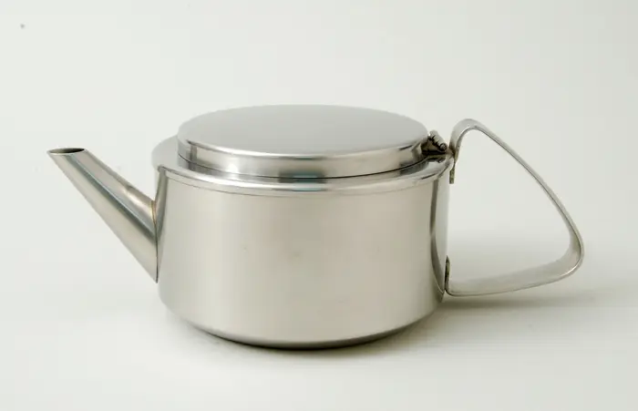 Teekanne aus Metall