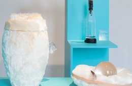 Ausstellungsansicht Manifesto. Arbeiten von Studierenden und Absolventen des Prager Glasateliers Ausstellungsansicht Manifesto mit Arbeiten von Studierenden und Absolventen des Prager Glasateliers