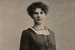 Schwarz-Weiß-Foto einer Frau