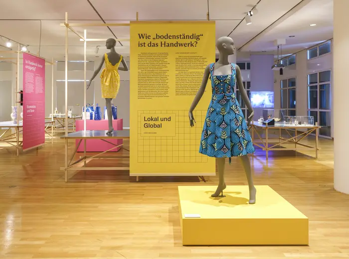 Ausstellungsansicht "Mythos Handwerk", Museum Angewandte Kunst, Frankfurt